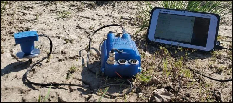 Equipo de resonancia microsísmica en campo